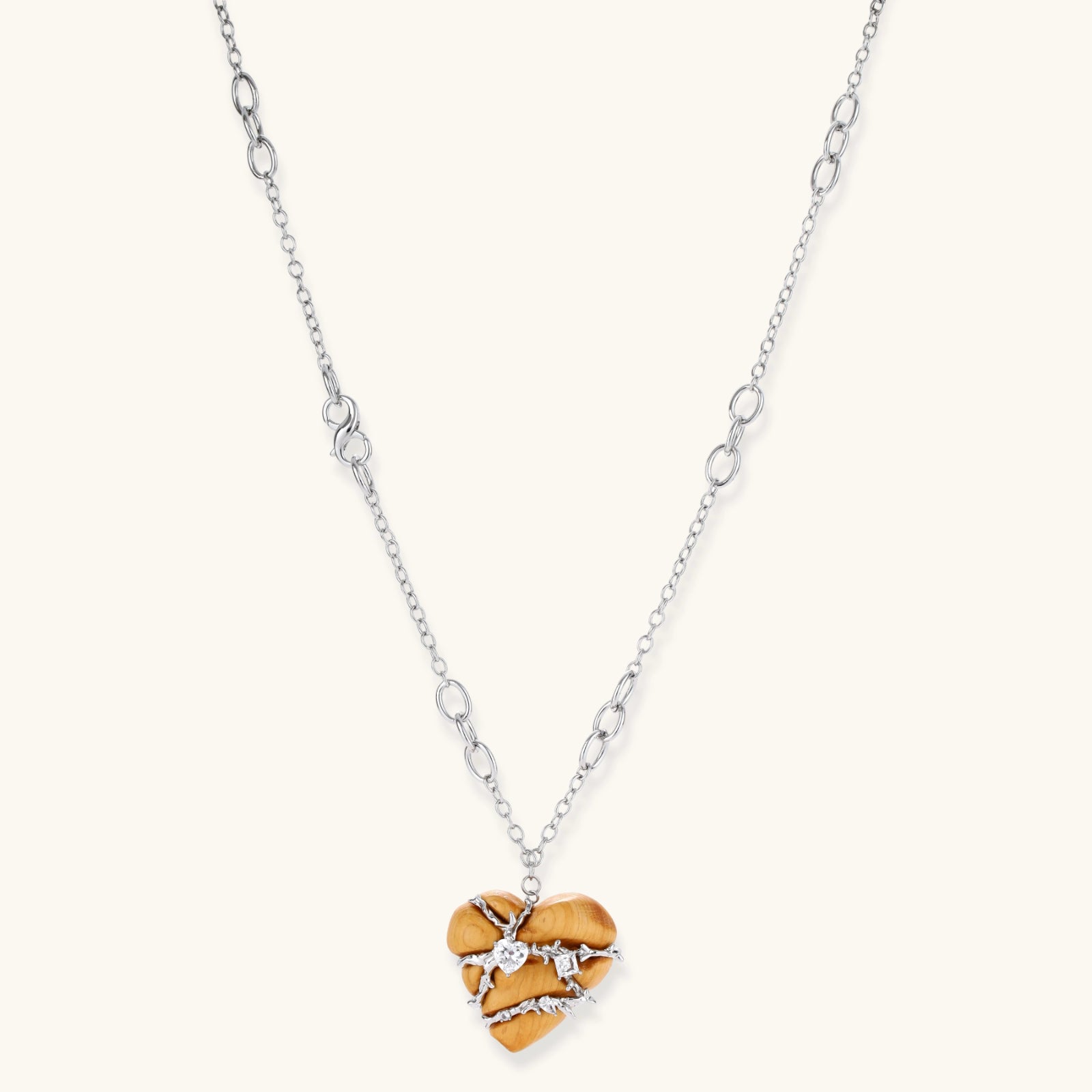 Collier Étreinte de Bois — Cœur Bois & Plaqué Or - Colliers - Les Joyaux de Sophie