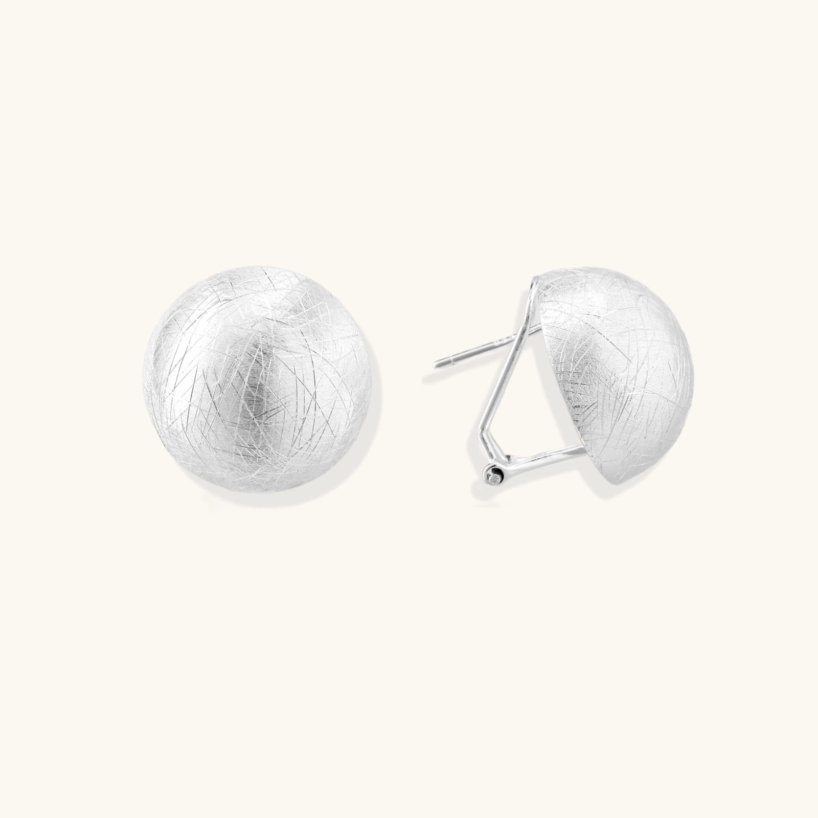 Boucles Dôme Argent Brossé - détail | Les Joyaux de Sophie