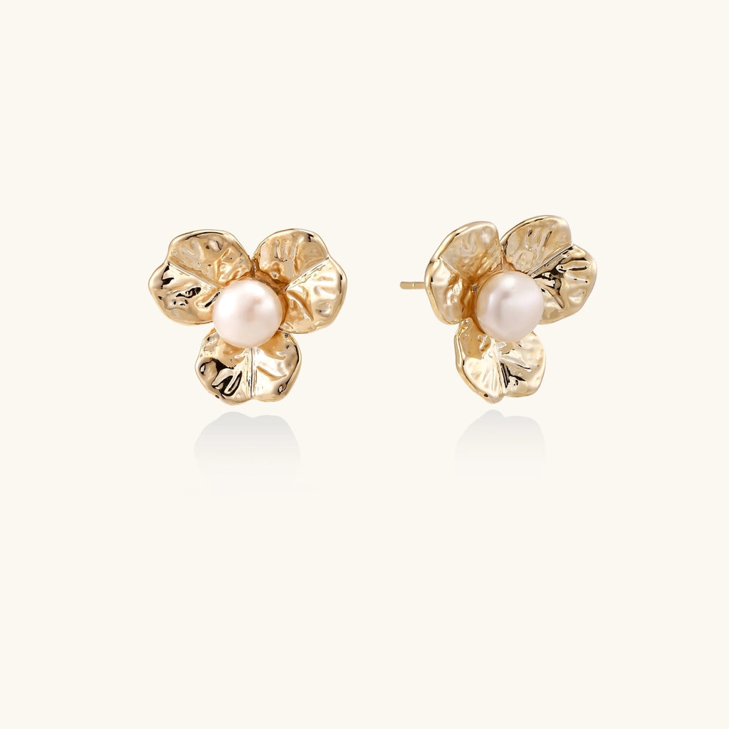Boucles d'Oreilles Bloom — Puces Perle & Fleur Plaquée Or - Boucles d'oreilles - Les Joyaux de Sophie