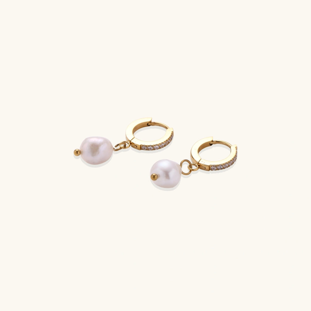 Créoles Huggie & Perle Pendante — Plaqué or 18 carats